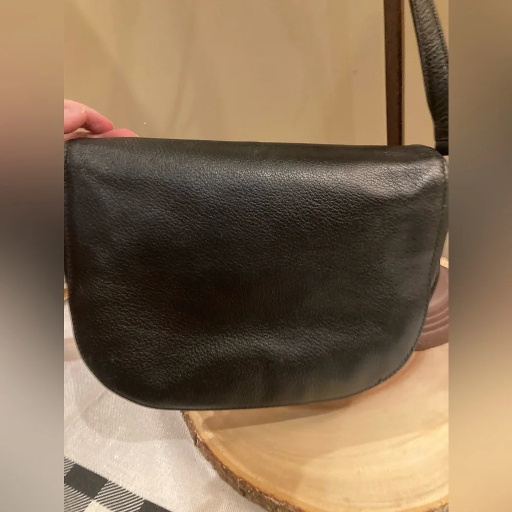 Tory Burch Black Pebble Leather Brody Saddle Crossbody Bag Flap ￼Over Purse 450$